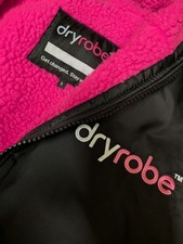 dryrobe V3 Model Black/Pink